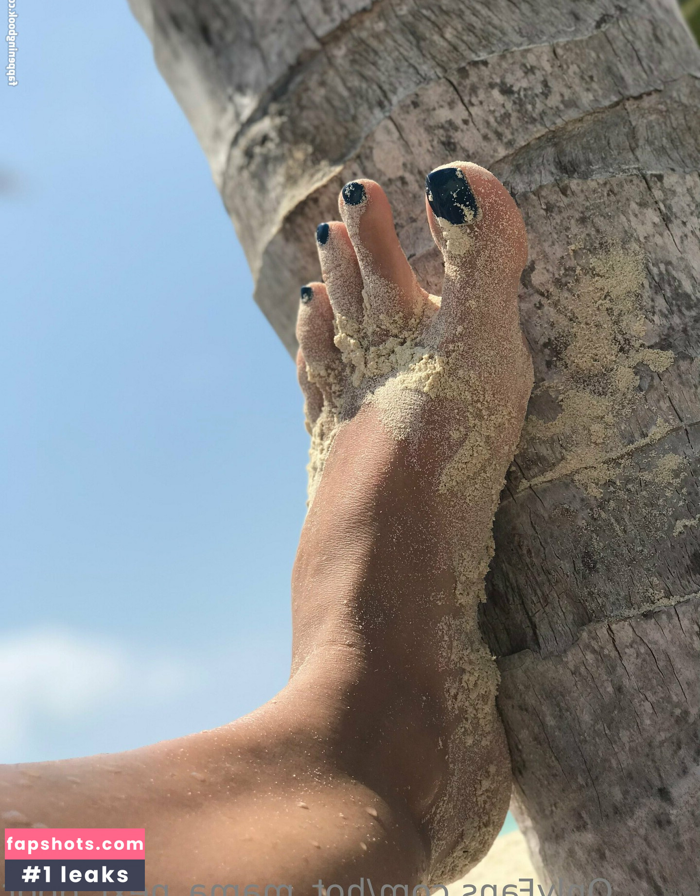 hot_mama_next_door gallery photo #5