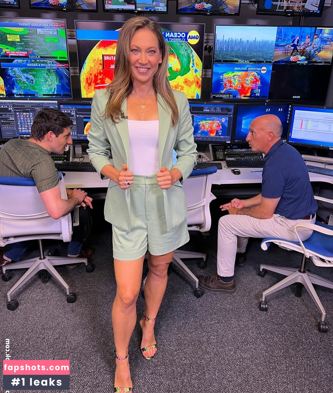 Hot News Weather Babes gallery photo #12