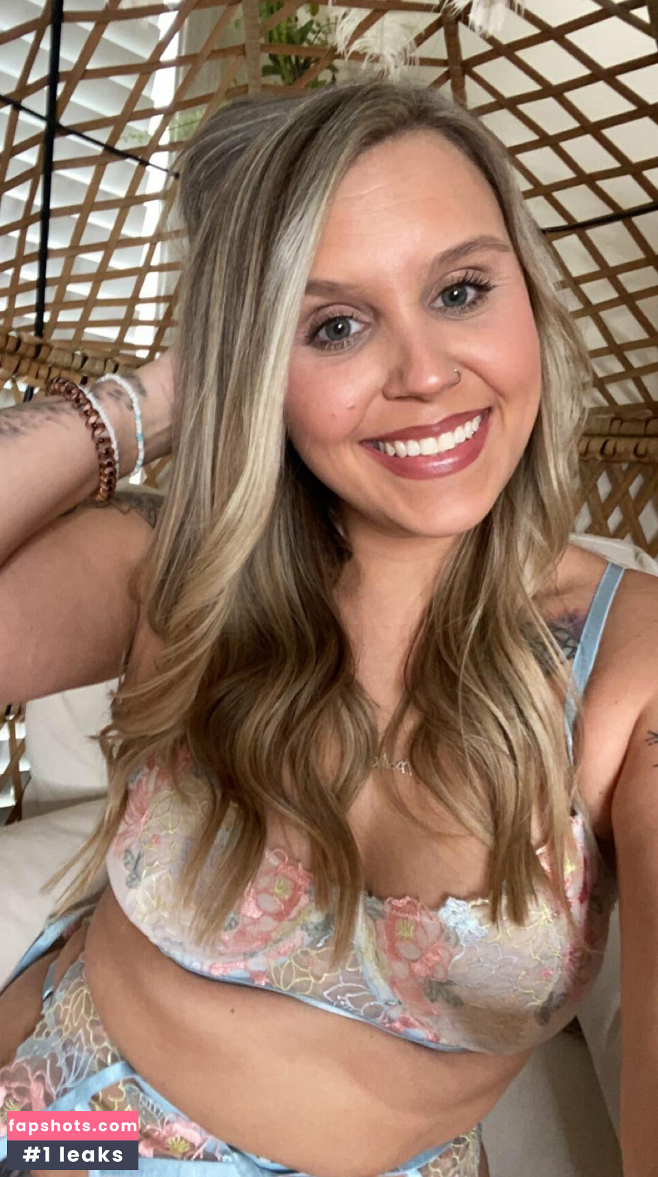 hotblondie95 gallery photo #30