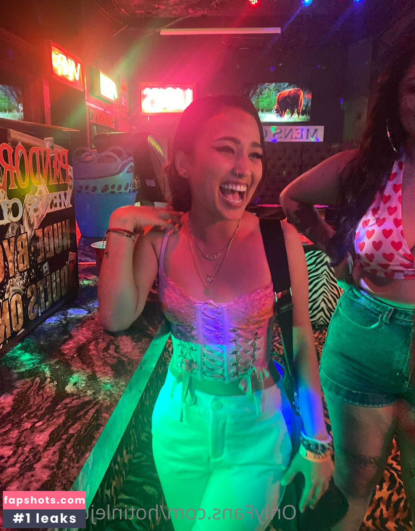 hotinlejunglefree nude babe gallery