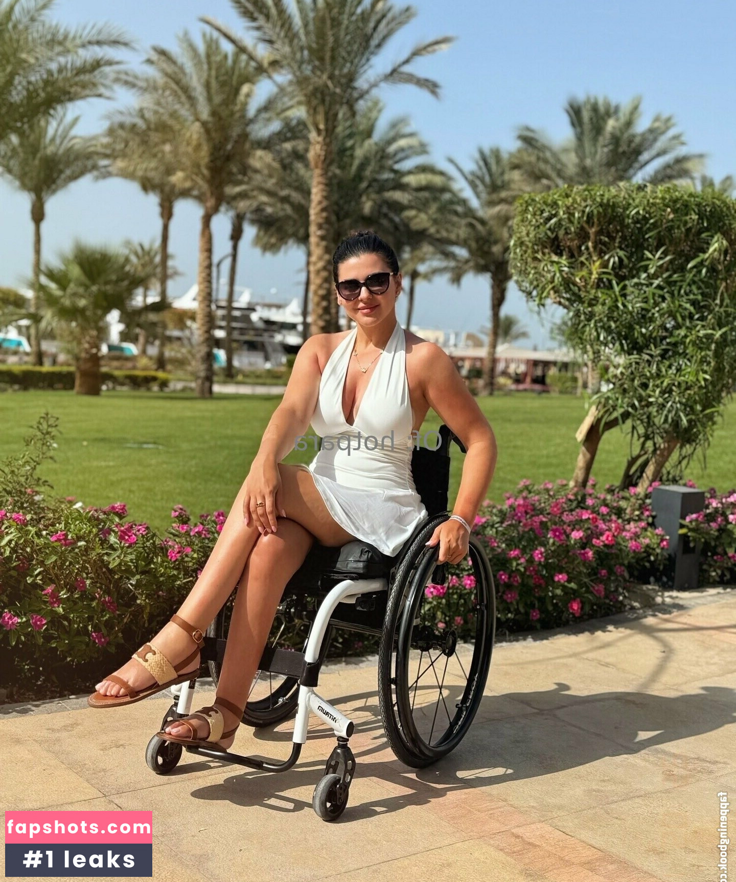 hotpara nude babe gallery