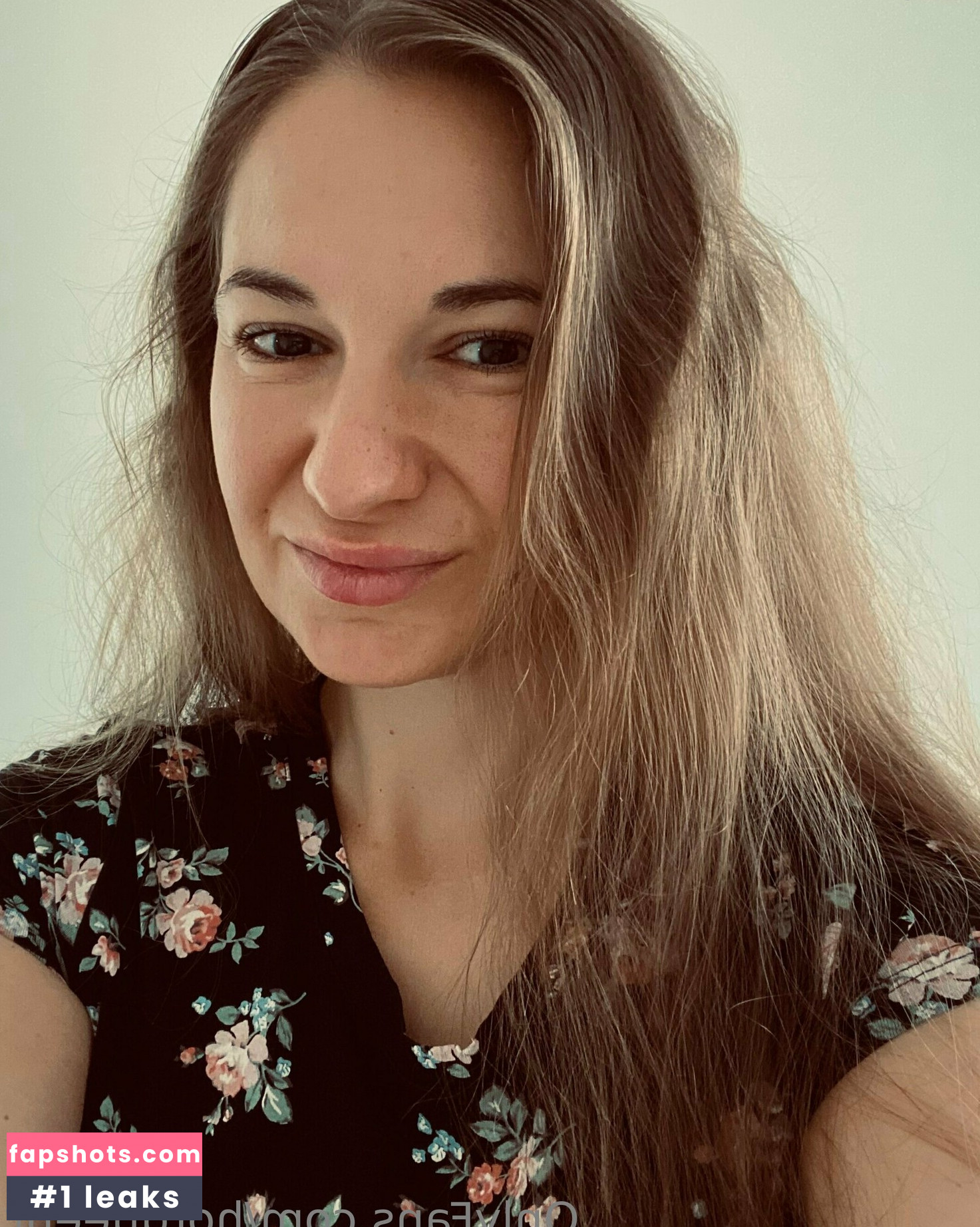 hotqueenr nude babe gallery