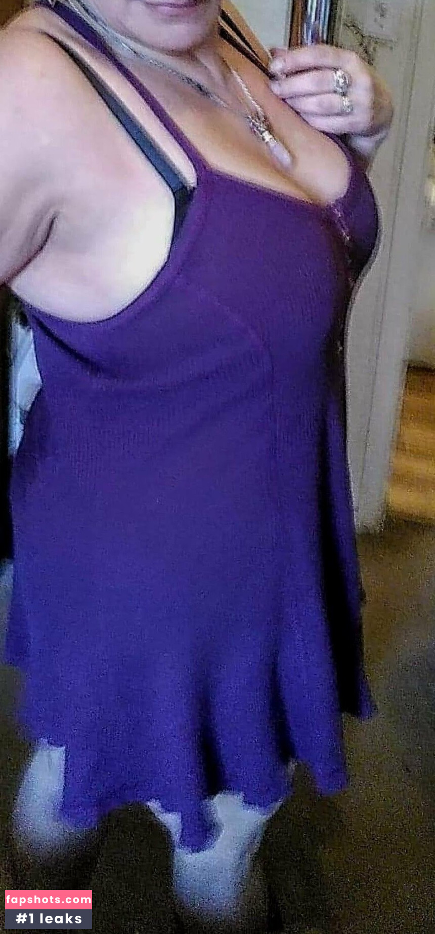 hotwifecs nude babe gallery