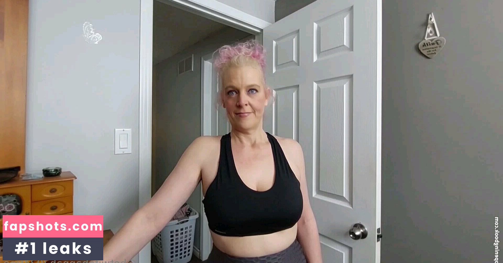 hotwifehannah2024free gallery photo #3