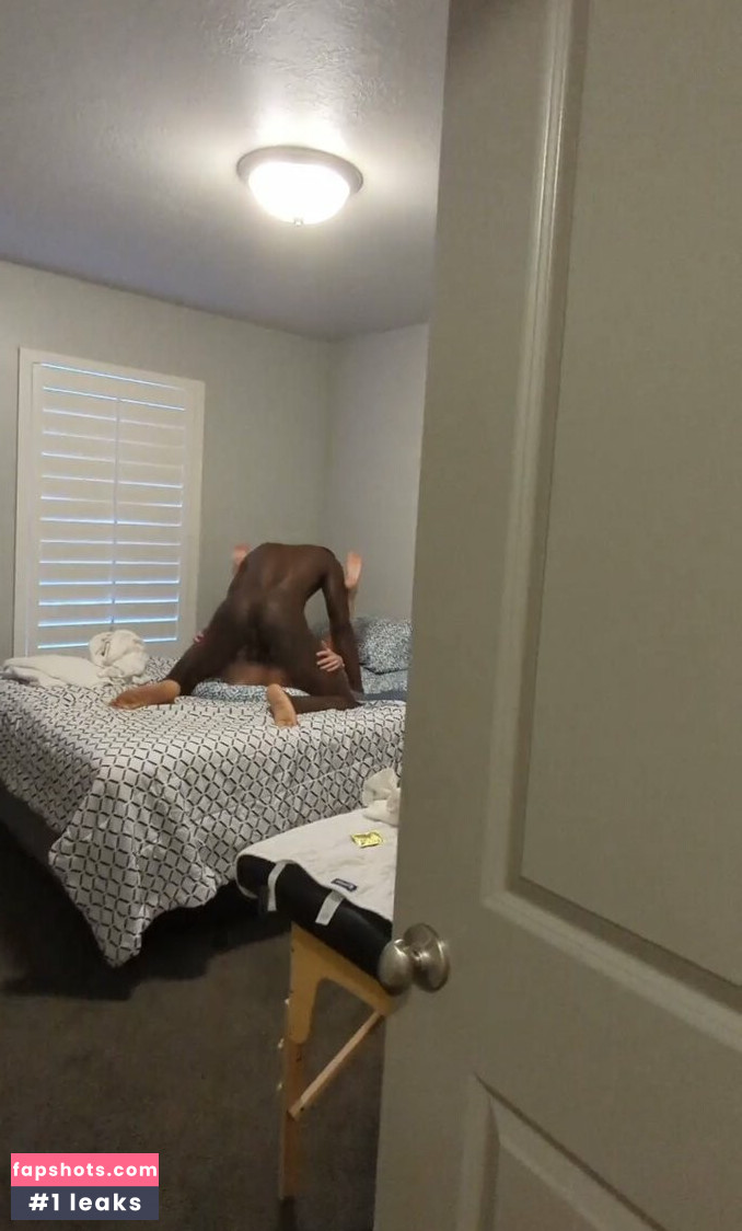 Hotwives XXX Nude Leaks OnlyFans Photos #51 - LeakJerk