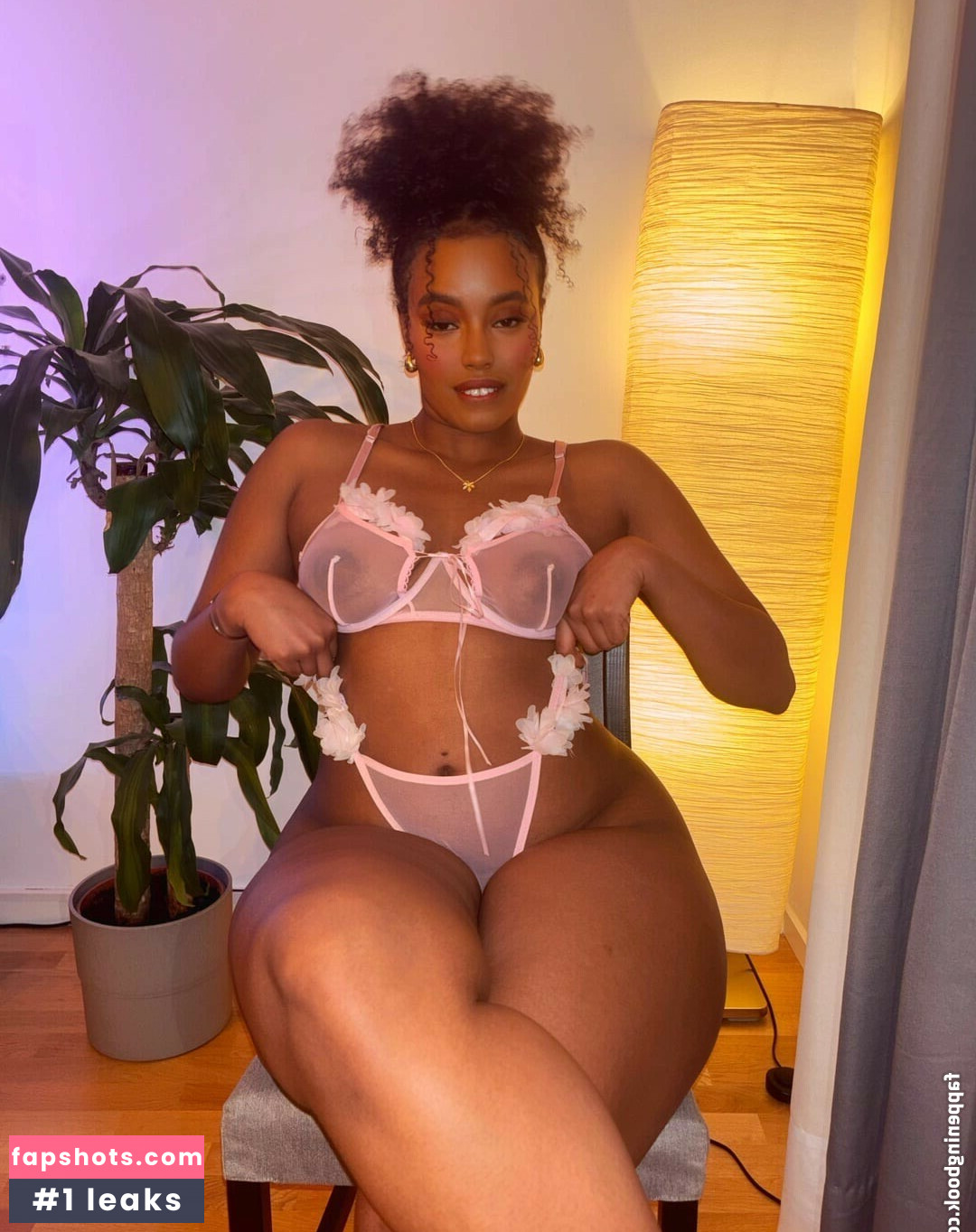 Hourglassebony23 gallery photo #40