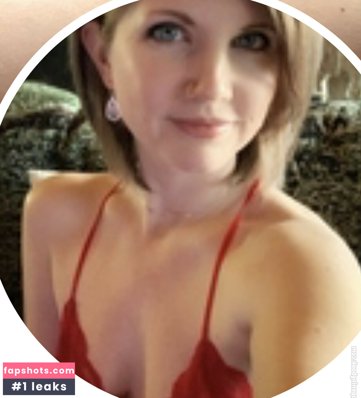 Housewifeginger gallery photo #3