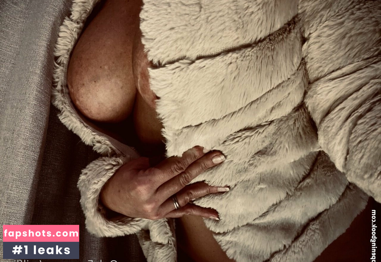 housewifeofnorway nude babe gallery