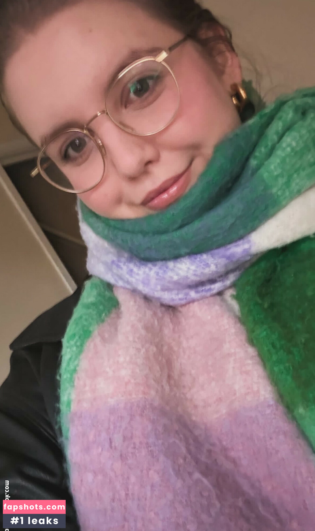 HoxieLoxie gallery photo #25