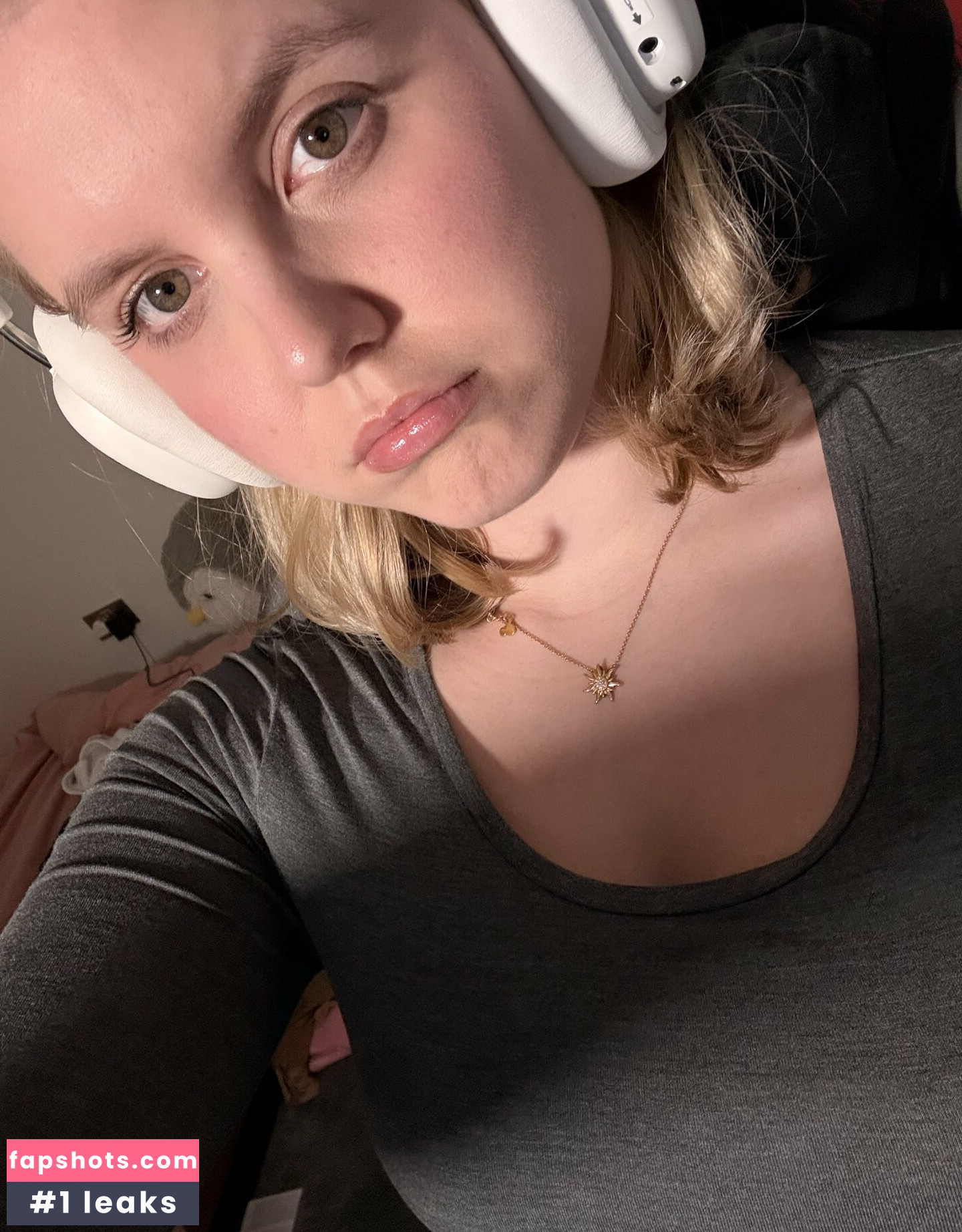 HoxieLoxie gallery photo #27