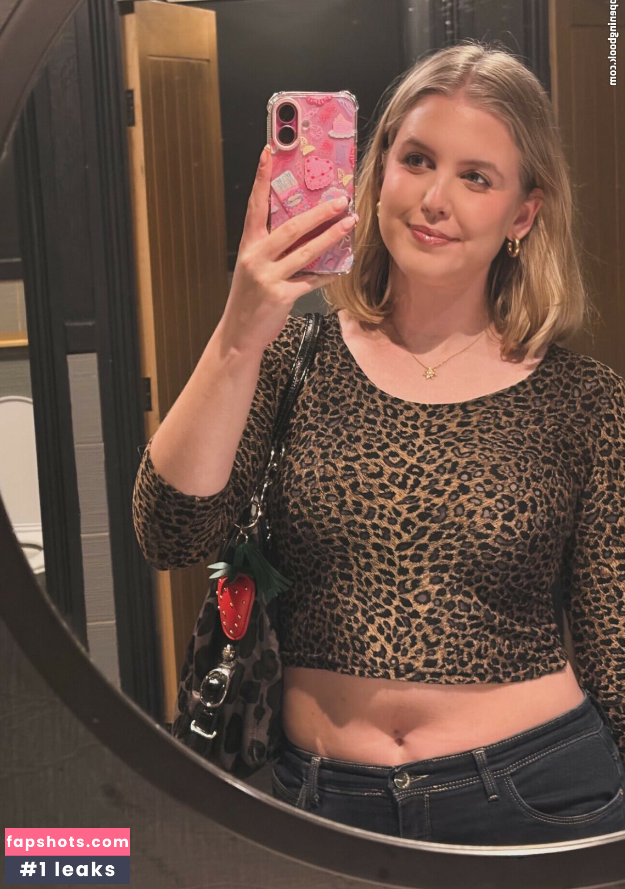 HoxieLoxie gallery photo #31