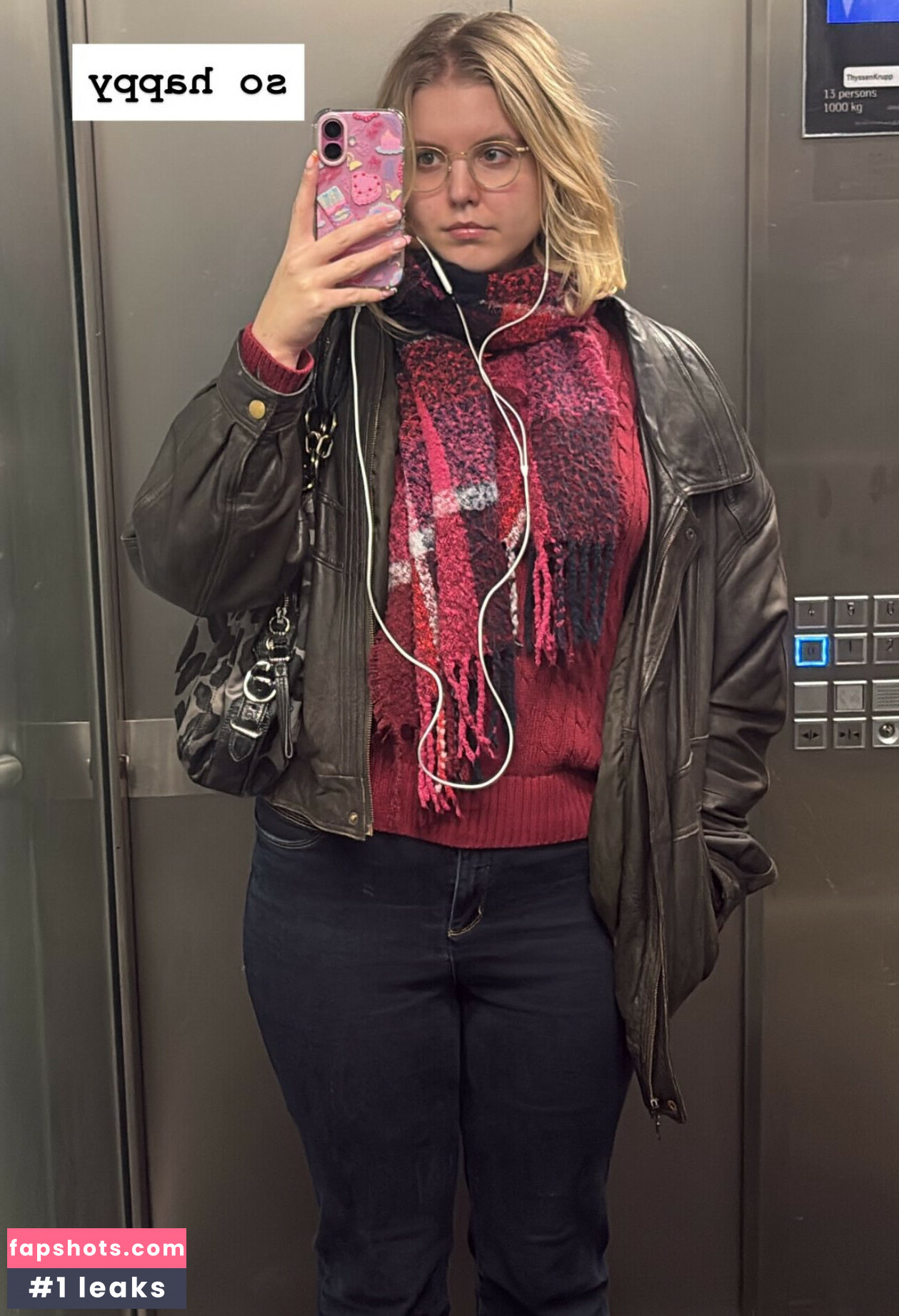 HoxieLoxie gallery photo #32