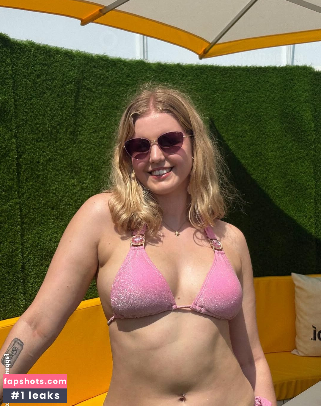 HoxieLoxie gallery photo #39