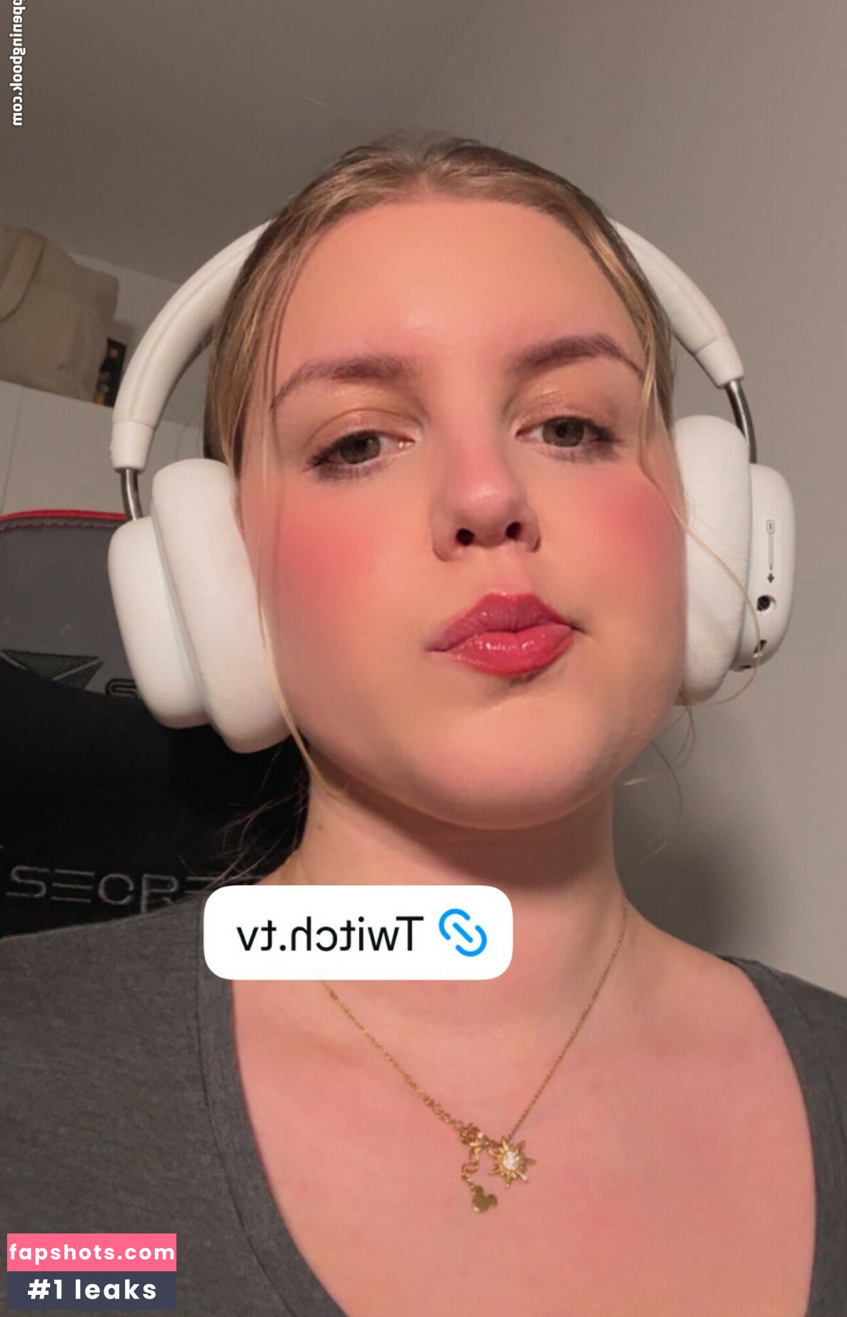 HoxieLoxie gallery photo #6