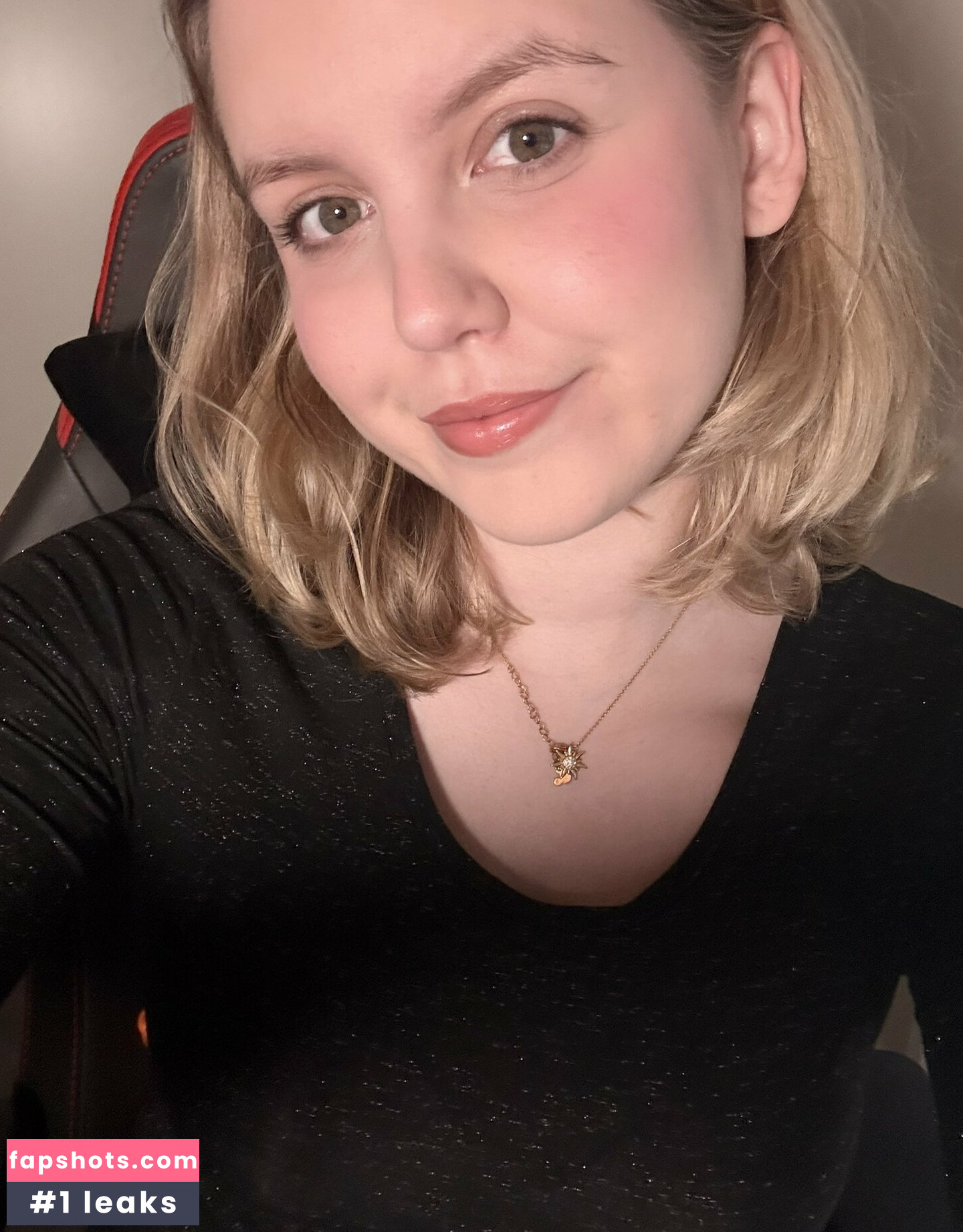 HoxieLoxie gallery photo #7