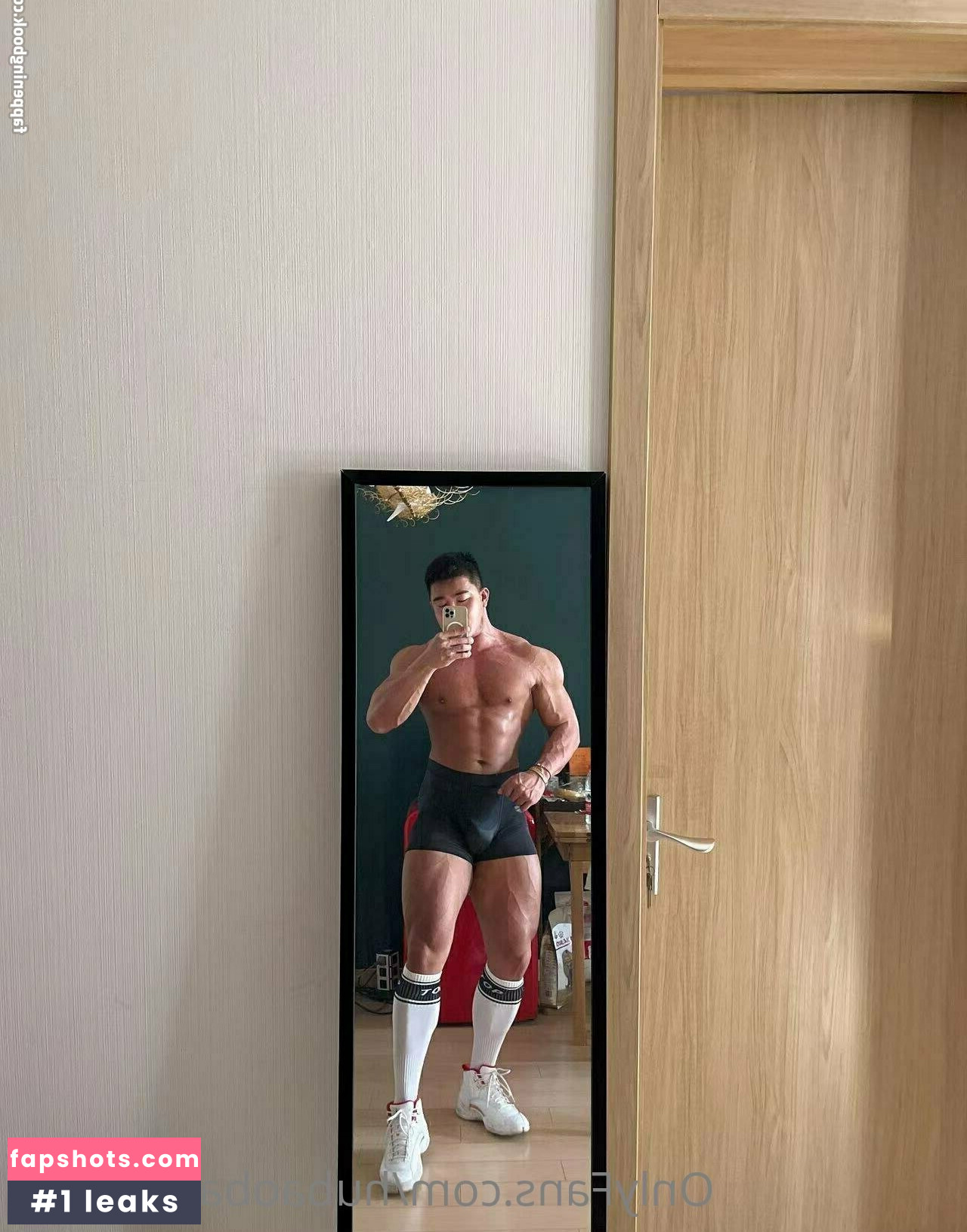 hubaobao_robust nude babe gallery