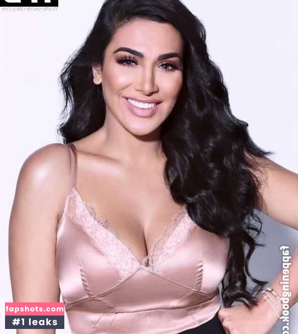 Huda Kattan gallery photo #13