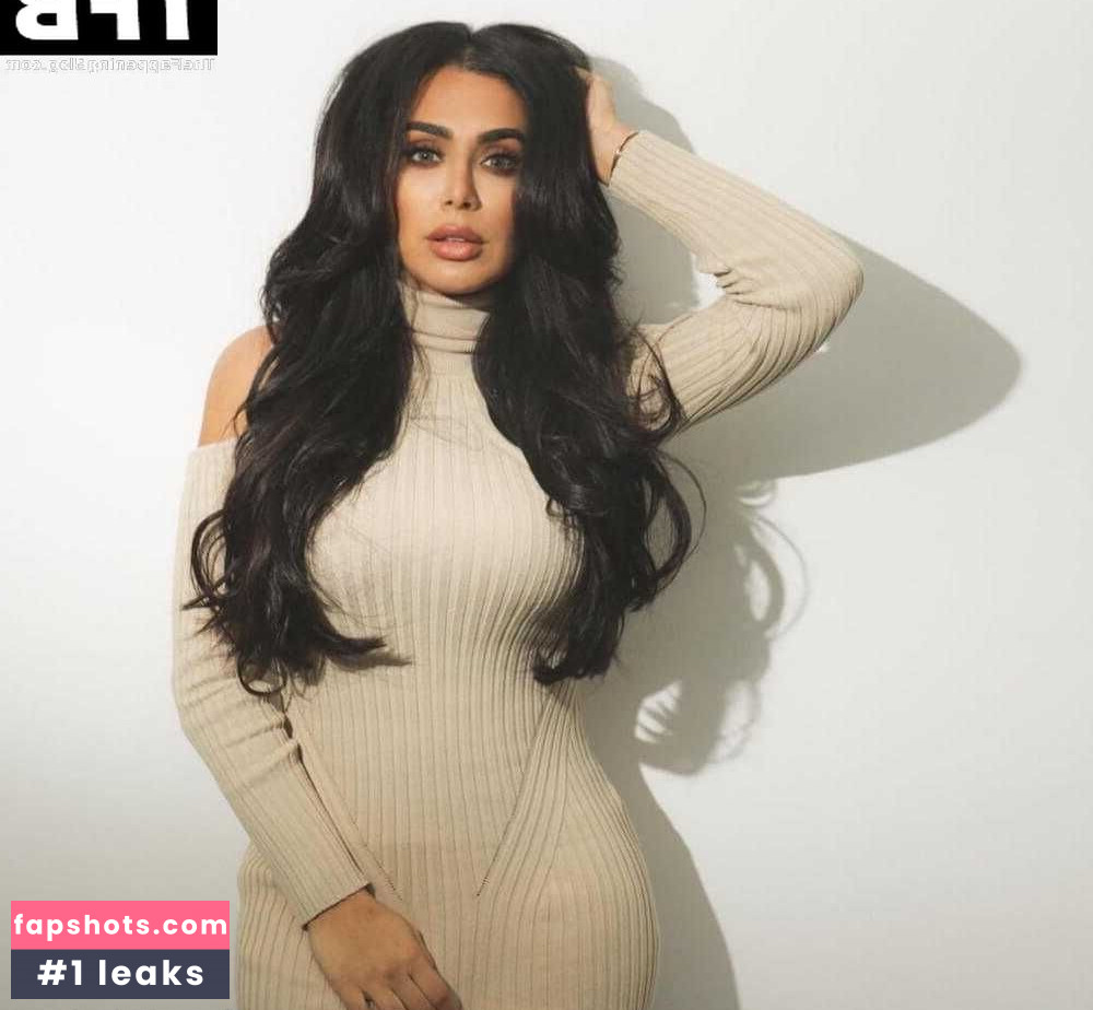 Huda Kattan gallery photo #15