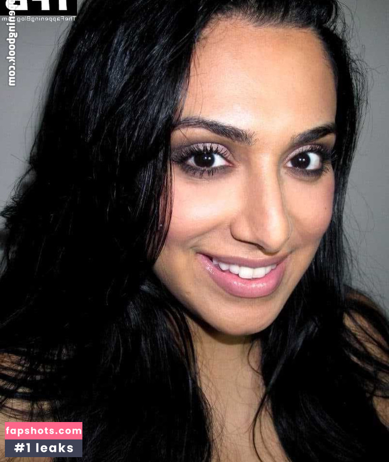 Huda Kattan nude babe gallery