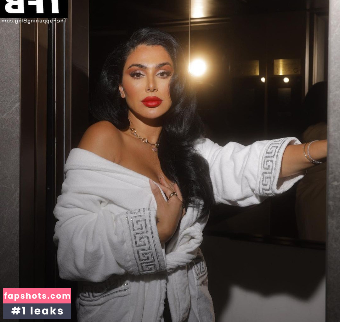 Huda Kattan gallery photo #30