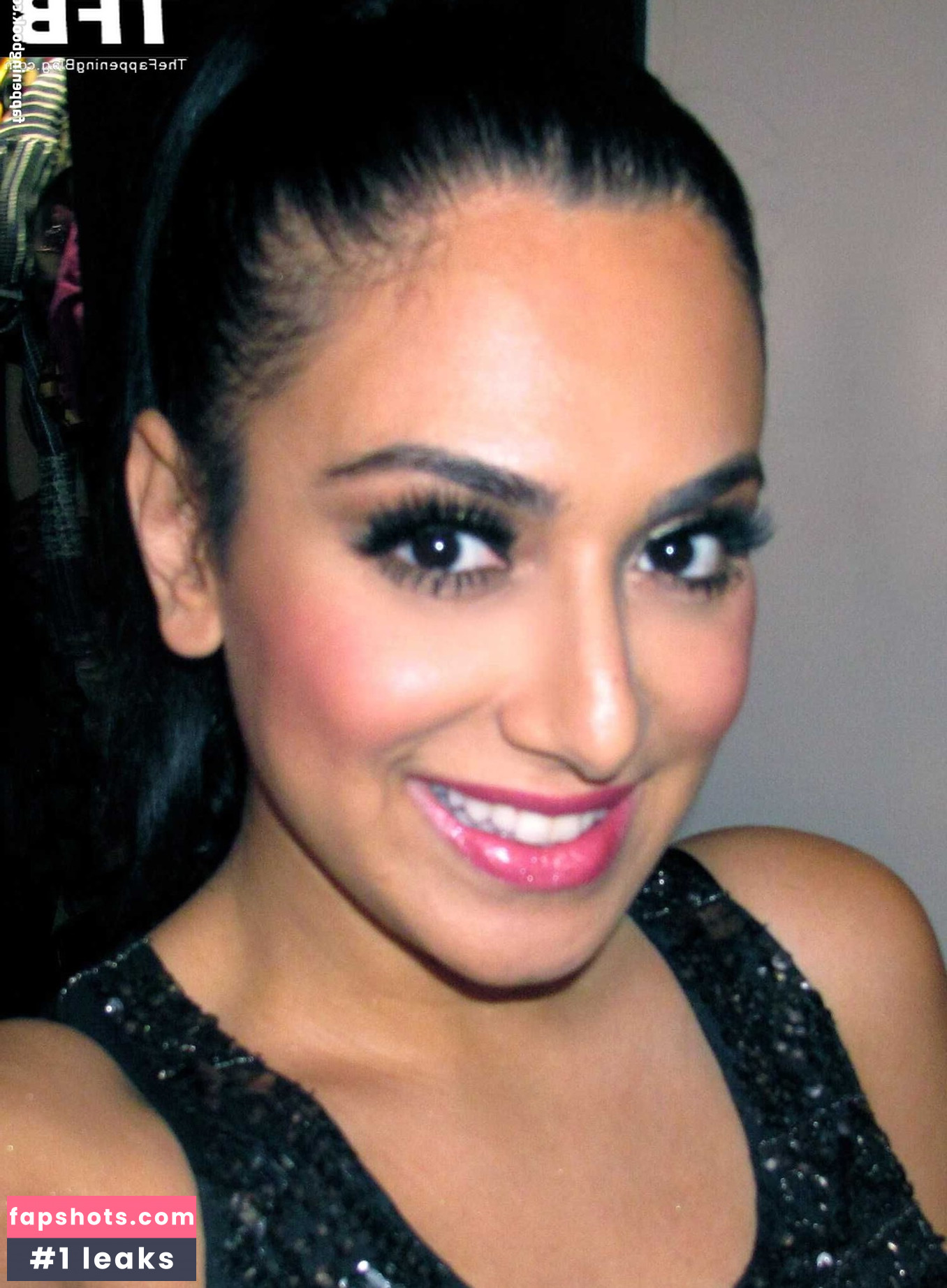 Huda Kattan gallery photo #5