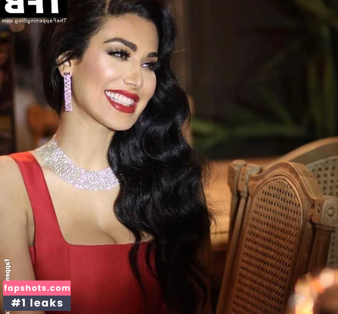 Huda Kattan gallery photo #42