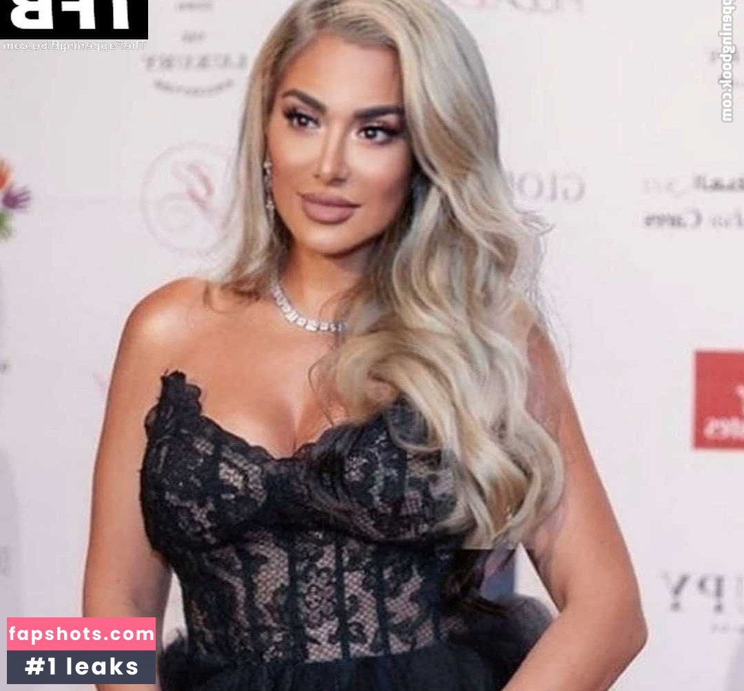 Huda Kattan gallery photo #46