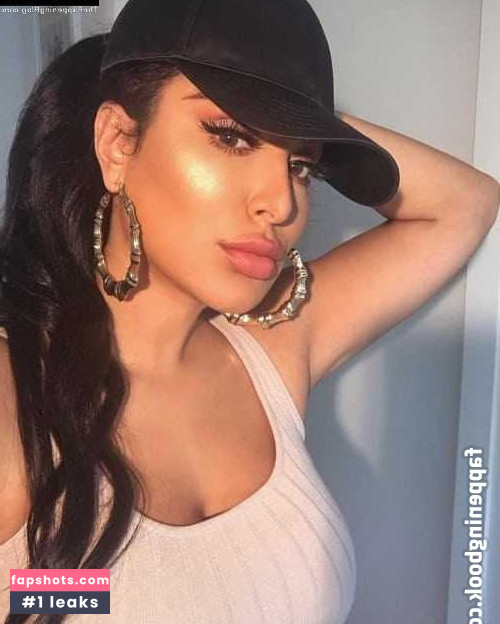 Huda Kattan gallery photo #10