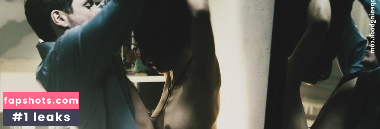 Hui Chi Chiu nude babe gallery