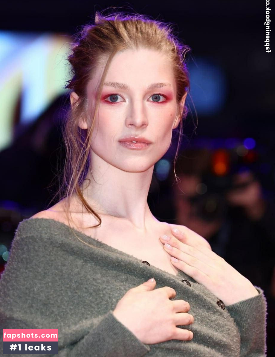 Hunter Schafer Nude Leaks OnlyFans Photos #127 - LeakJerk