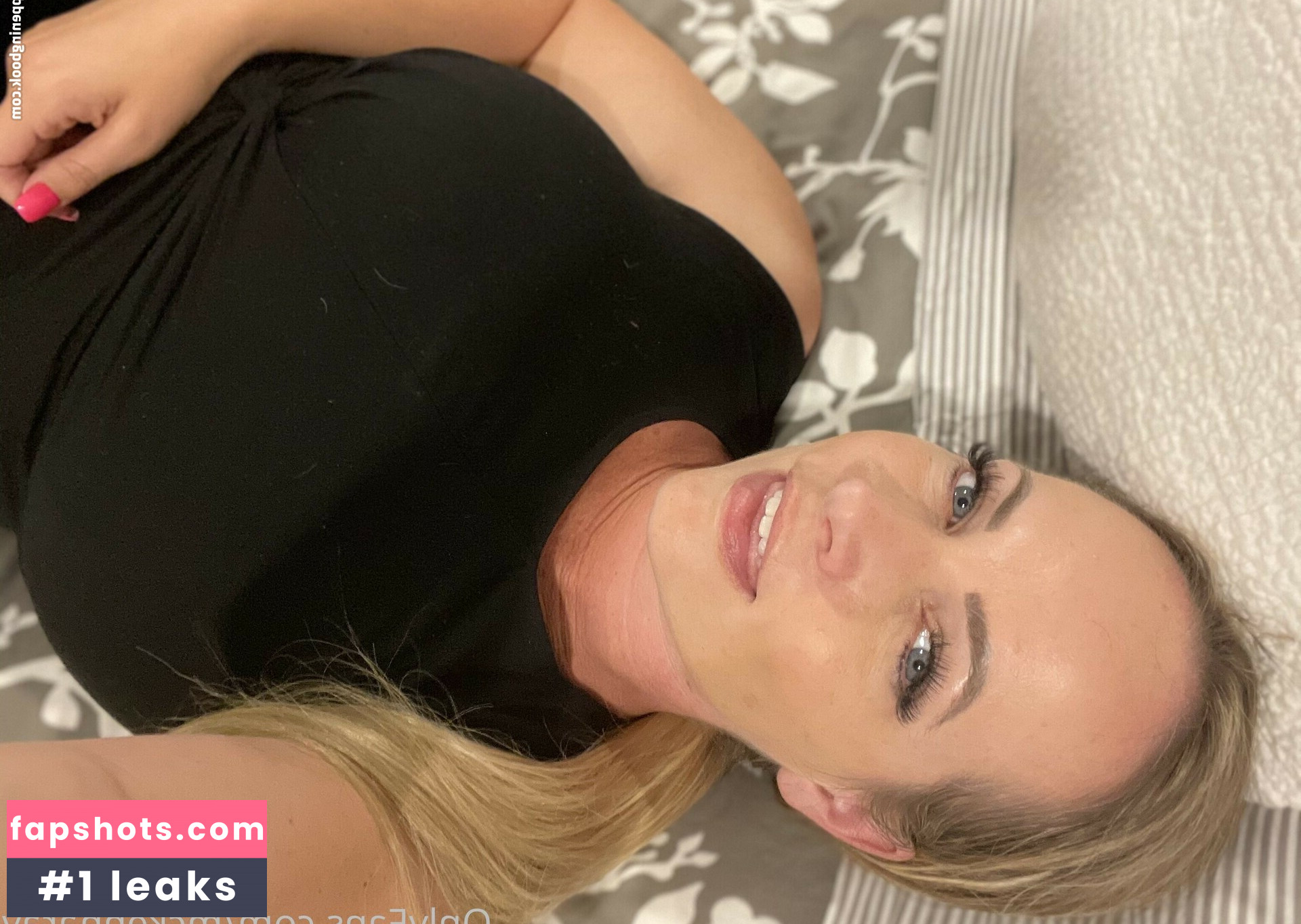 Hxllywxxdz gallery photo #32