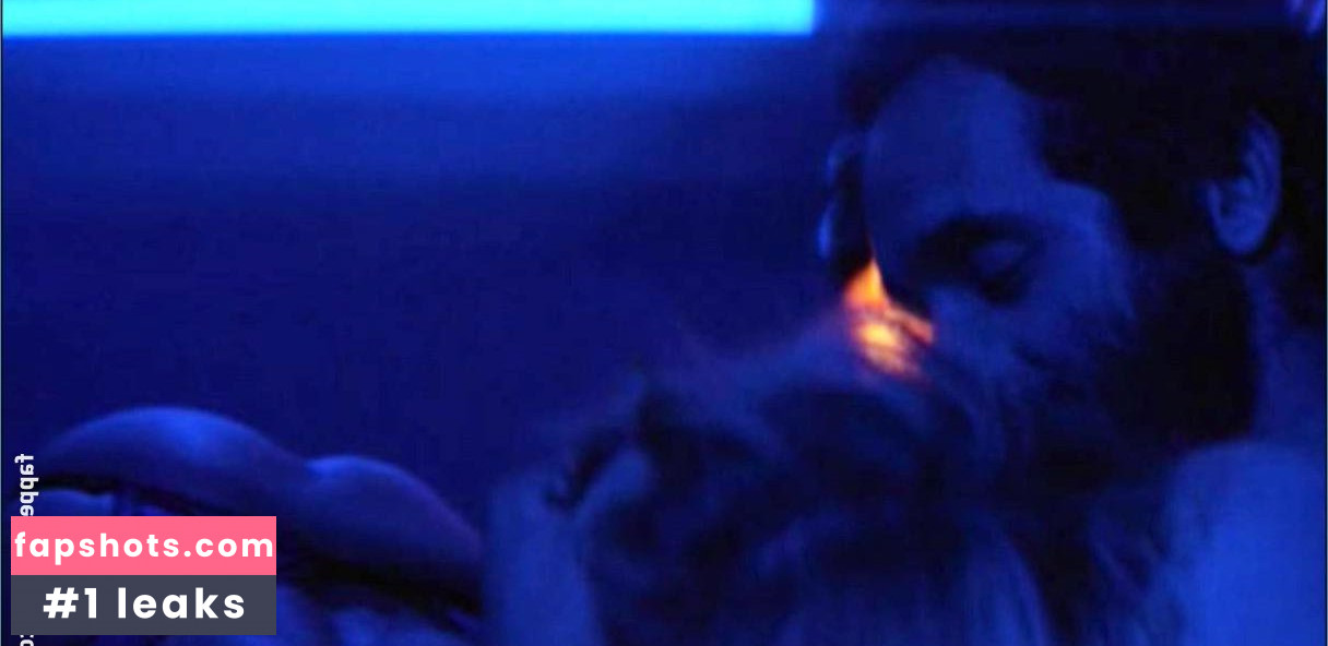 Hyla Marrow nude babe gallery