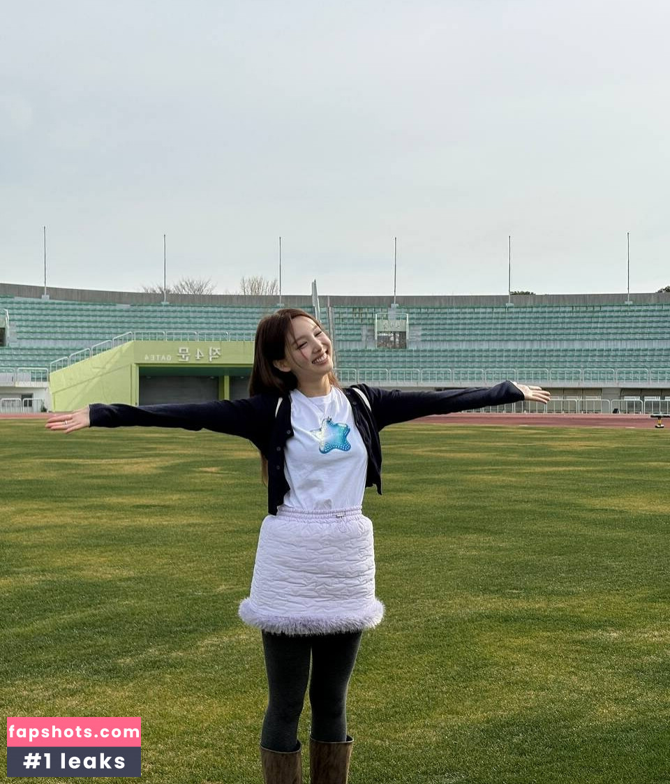 I’m Nayeon gallery photo #35