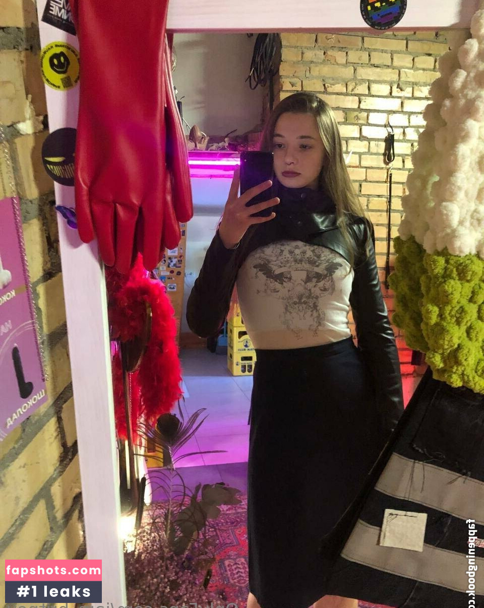 iam_britney gallery photo #13