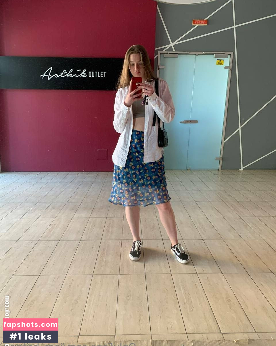 iam_britney gallery photo #5