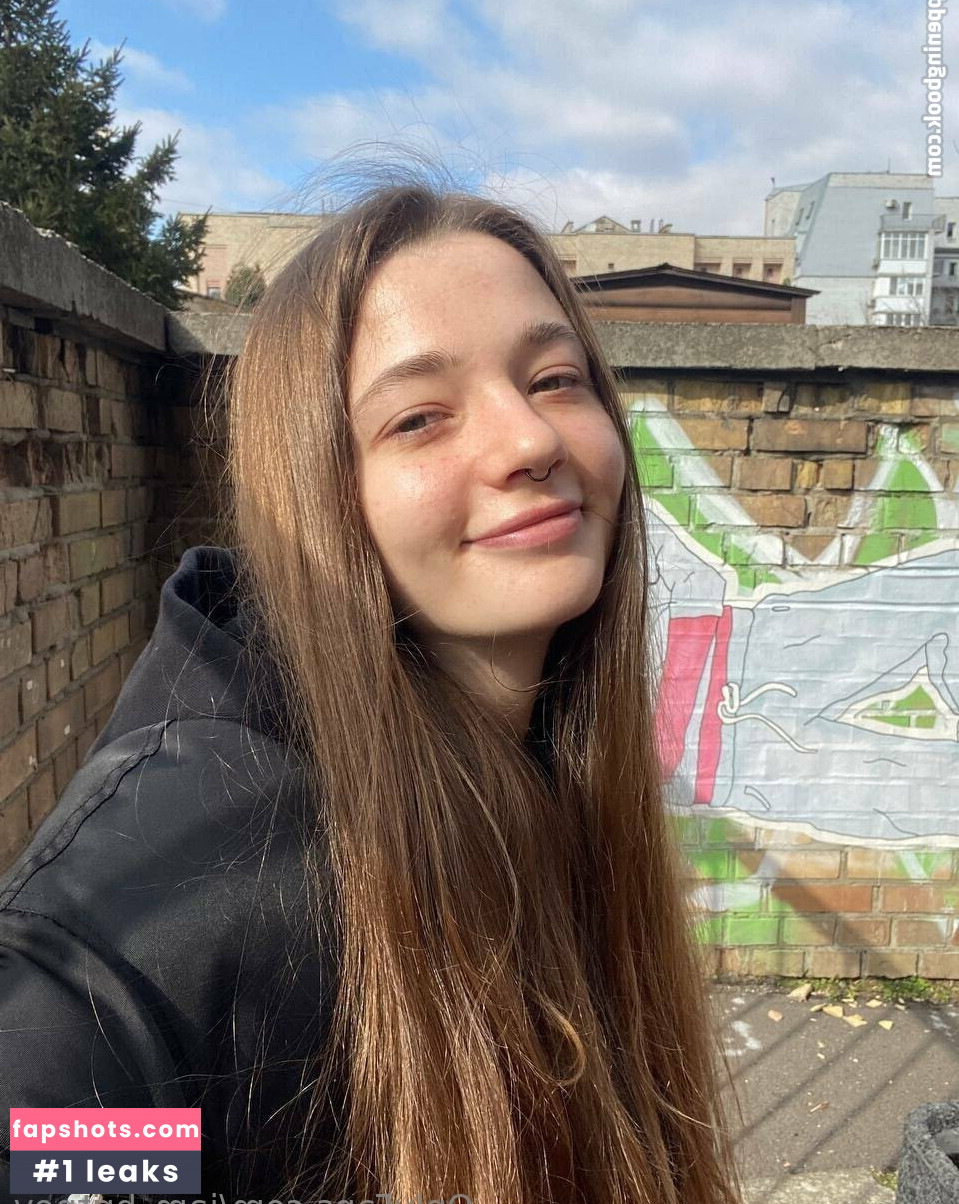 iam_britney gallery photo #9