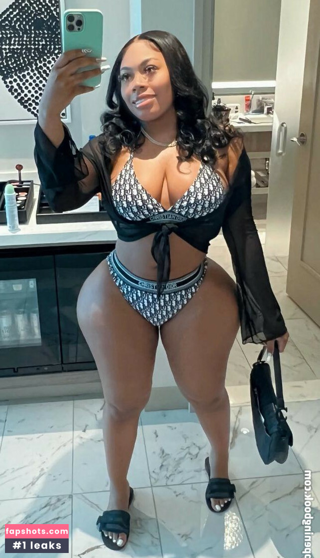 IAmThomasina gallery photo #7