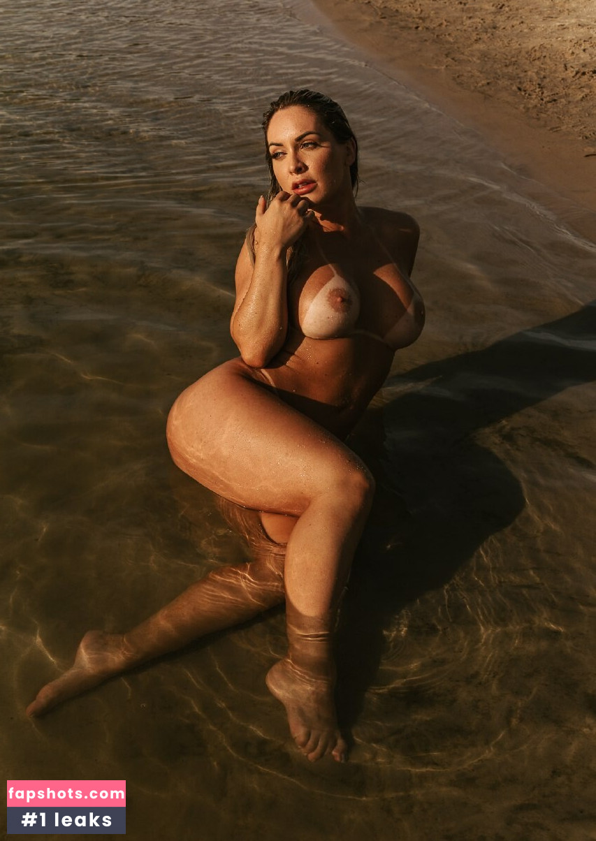 Iara Ferreira gallery photo #34