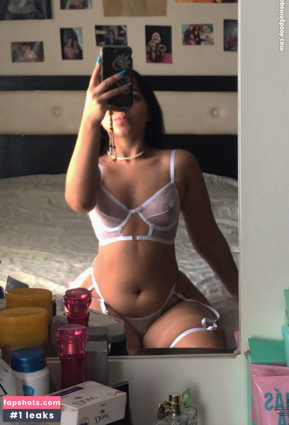 Iara Fiala gallery photo #5