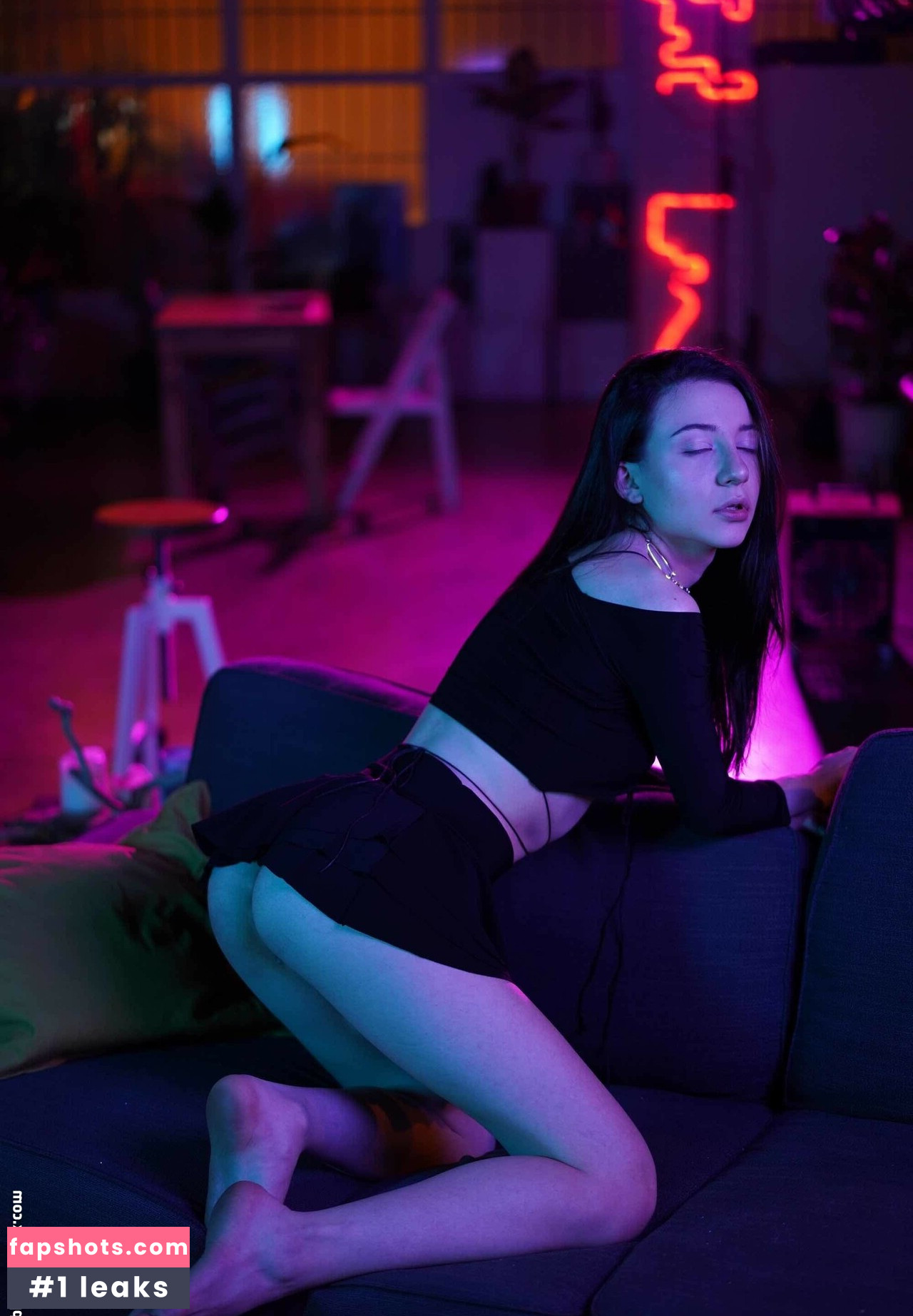 icesinem1 gallery photo #7