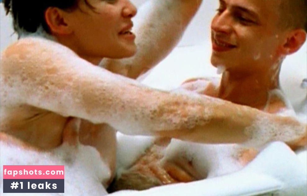 Idil Üner gallery photo #9