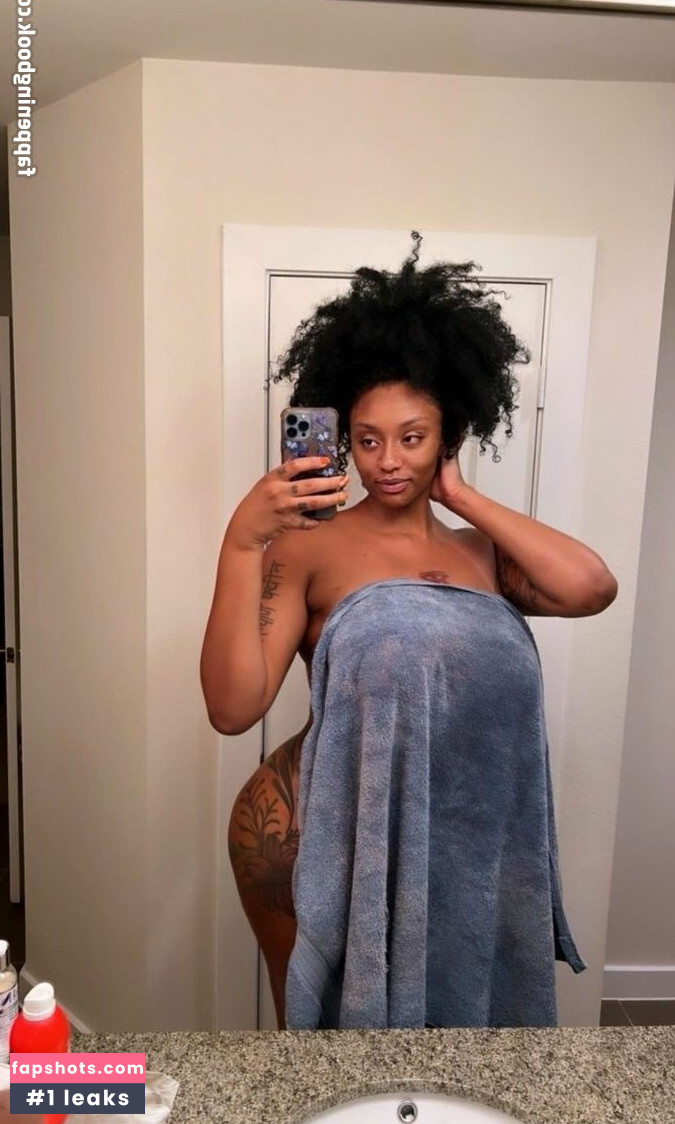 Ifeoma Sophia gallery photo #18