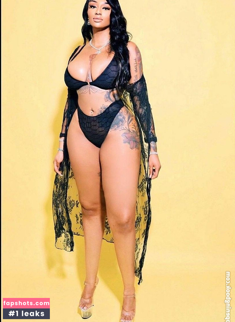 Ifeoma Sophia gallery photo #19