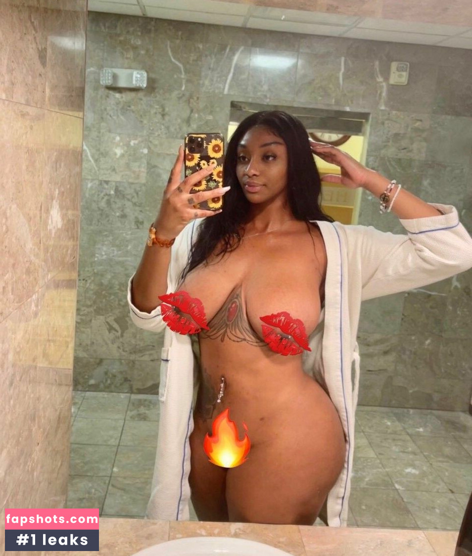 Ifeoma Sophia gallery photo #21