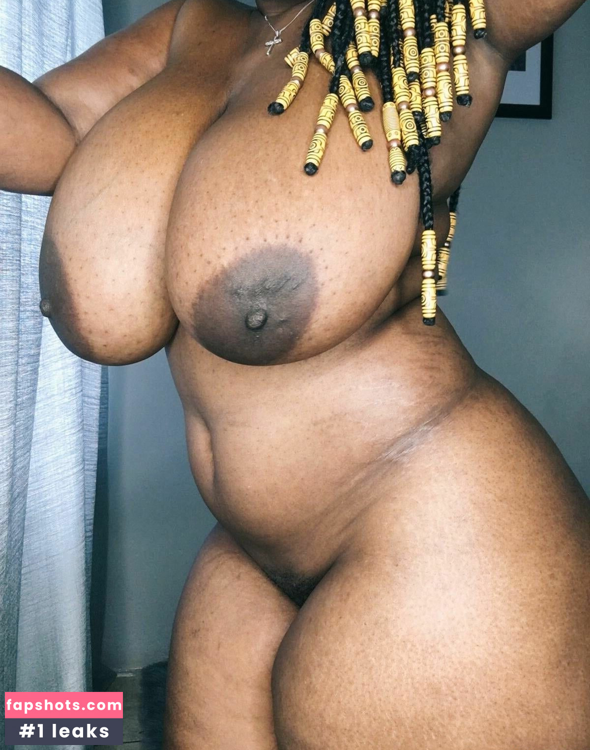 Ifeoma Sophia gallery photo #10