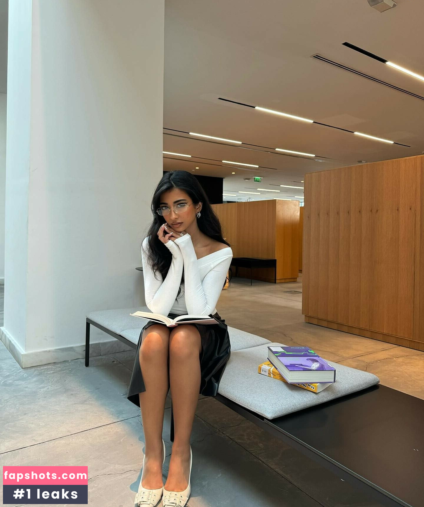 Iffat Marash gallery photo #36