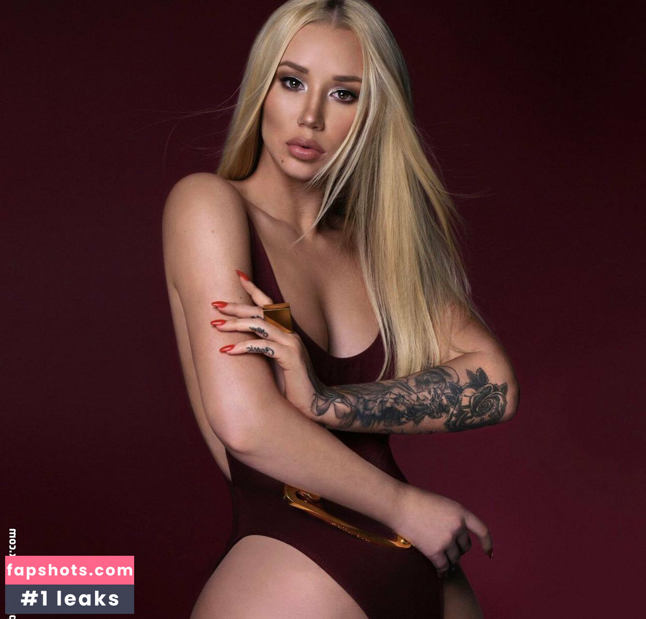 Iggy Azalea nude babe gallery
