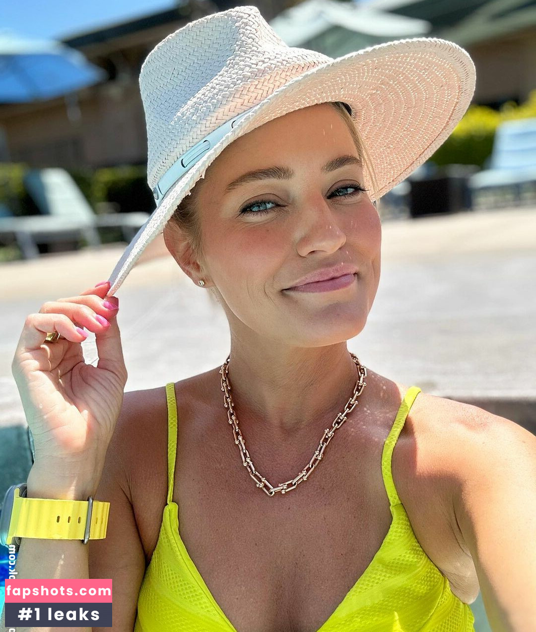 iJustine gallery photo #30