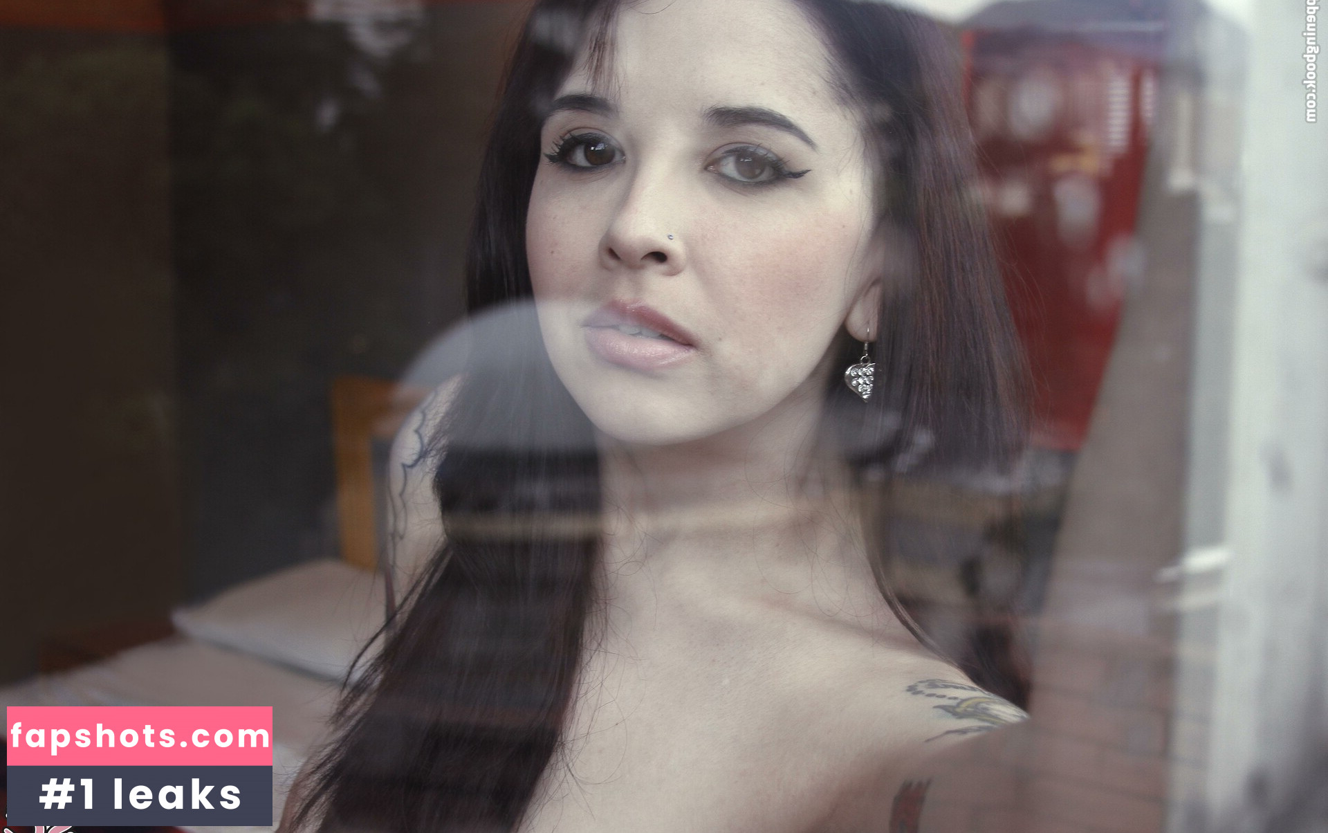 Ilanna Denofte gallery photo #12