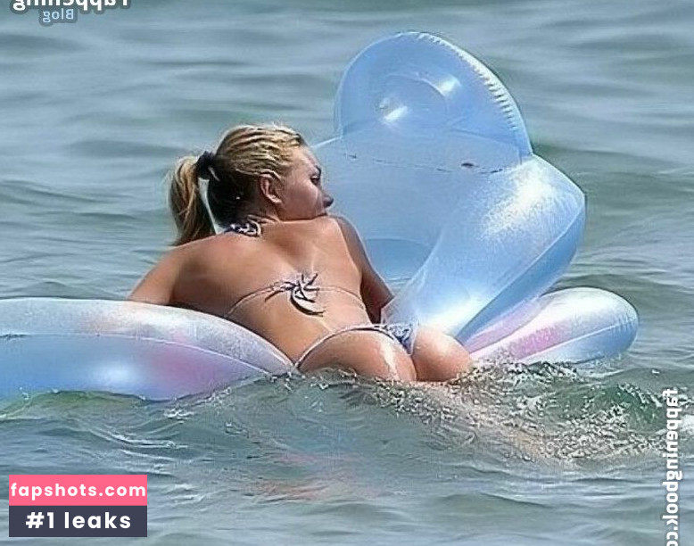 Ilary Blasi gallery photo #13